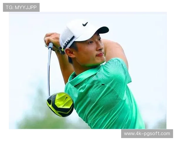 李昊桐迪拜竞赛排名非美巡会员第七，首获美巡赛全卡将携手窦泽成