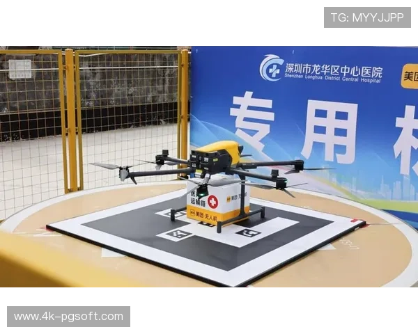 场边无人机送水服务，科技应用趣味化