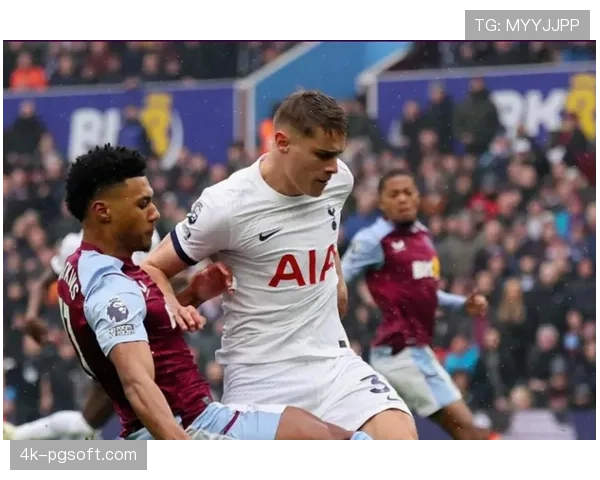 英超：十人曼联0-2不敌利物浦，争四前景黯淡